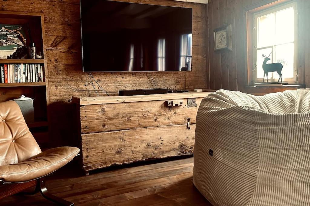Apartment Spacious 3 Bedroom Near Flims *